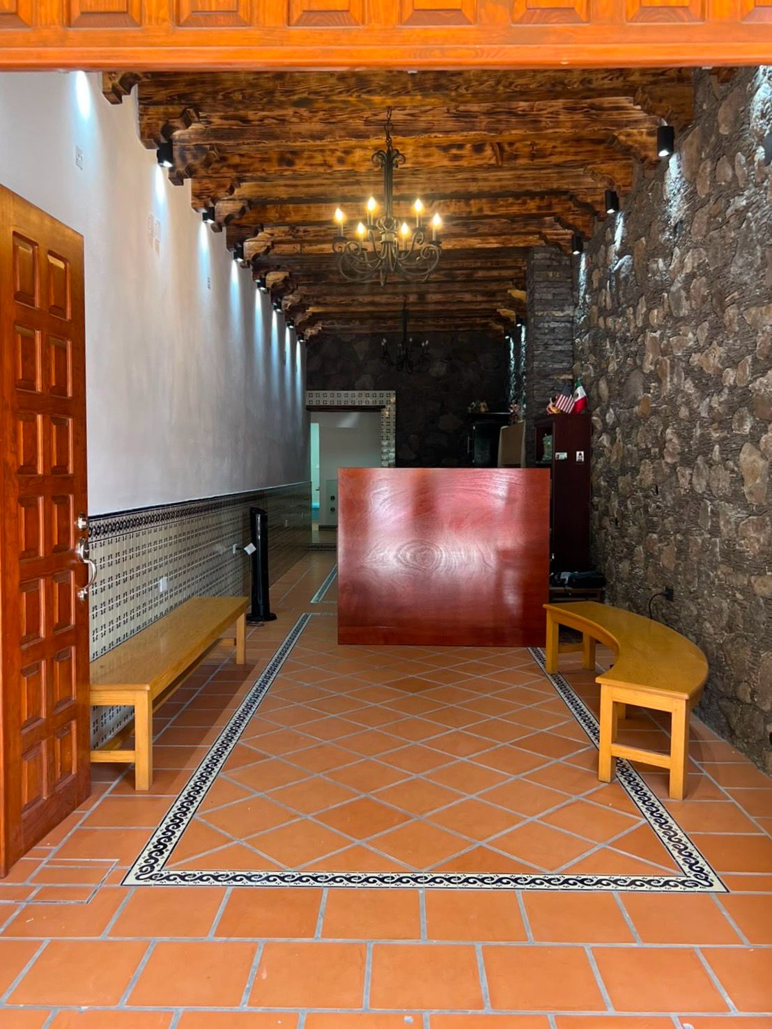 Interior de la Oficina Moroleón en Portal Matamoros 24B